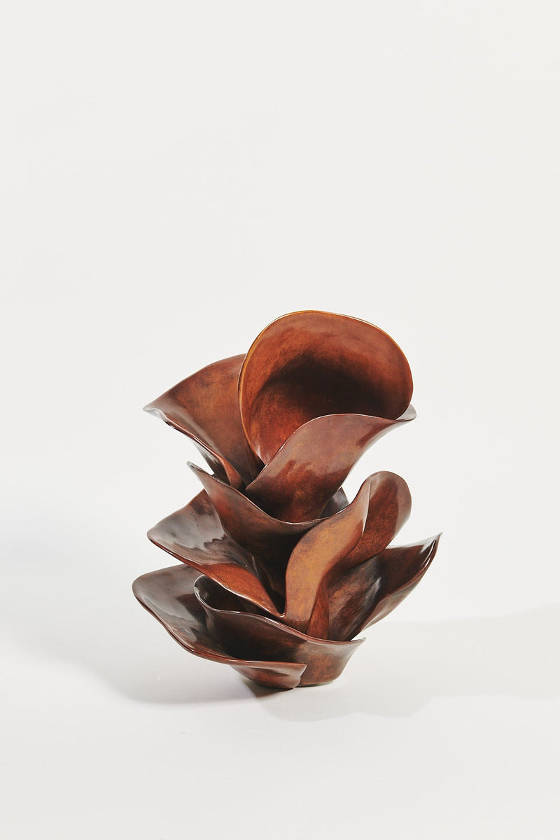 Sábado - Bronze Sculpture by Andrés Reisinger