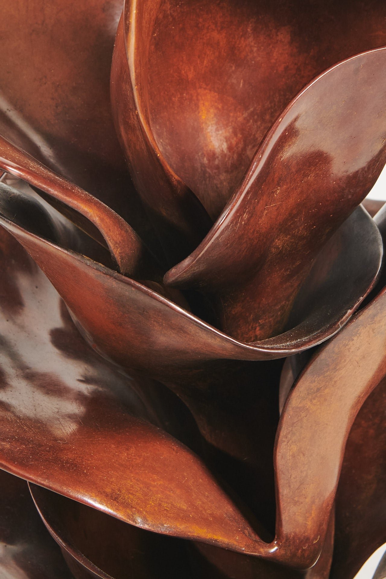 Sábado - Bronze Sculpture by Andrés Reisinger