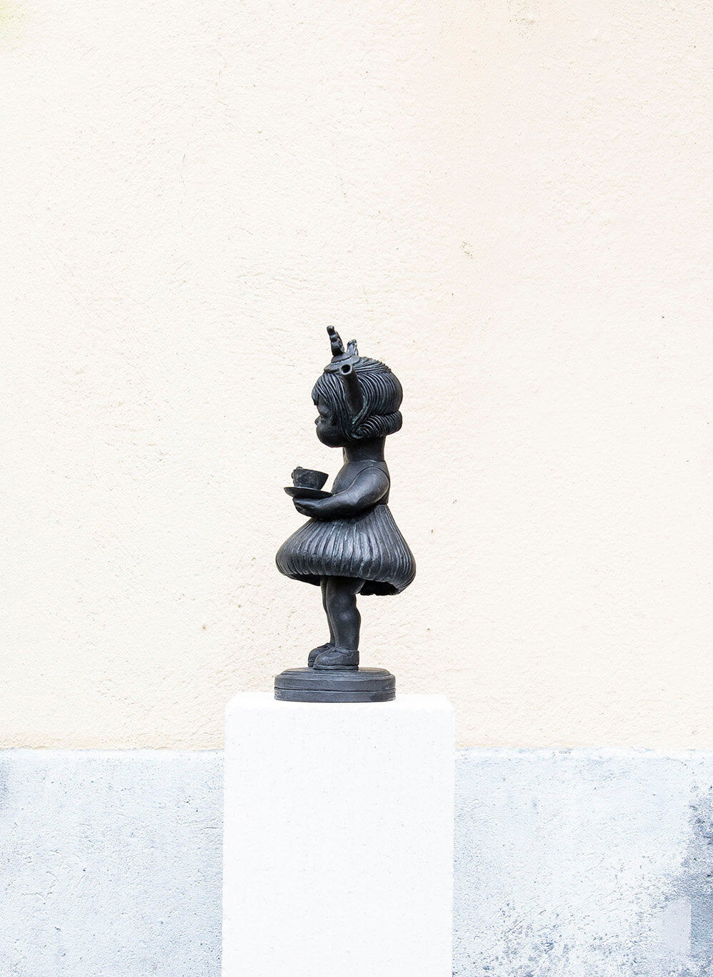 Till the Last Drop - Bronze Sculpture by Maria Rubinke