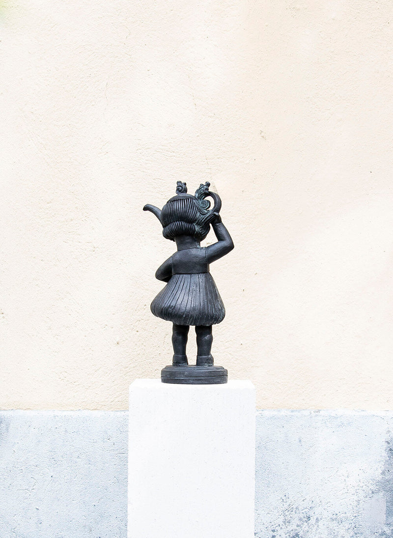 Till the Last Drop - Bronze Sculpture by Maria Rubinke